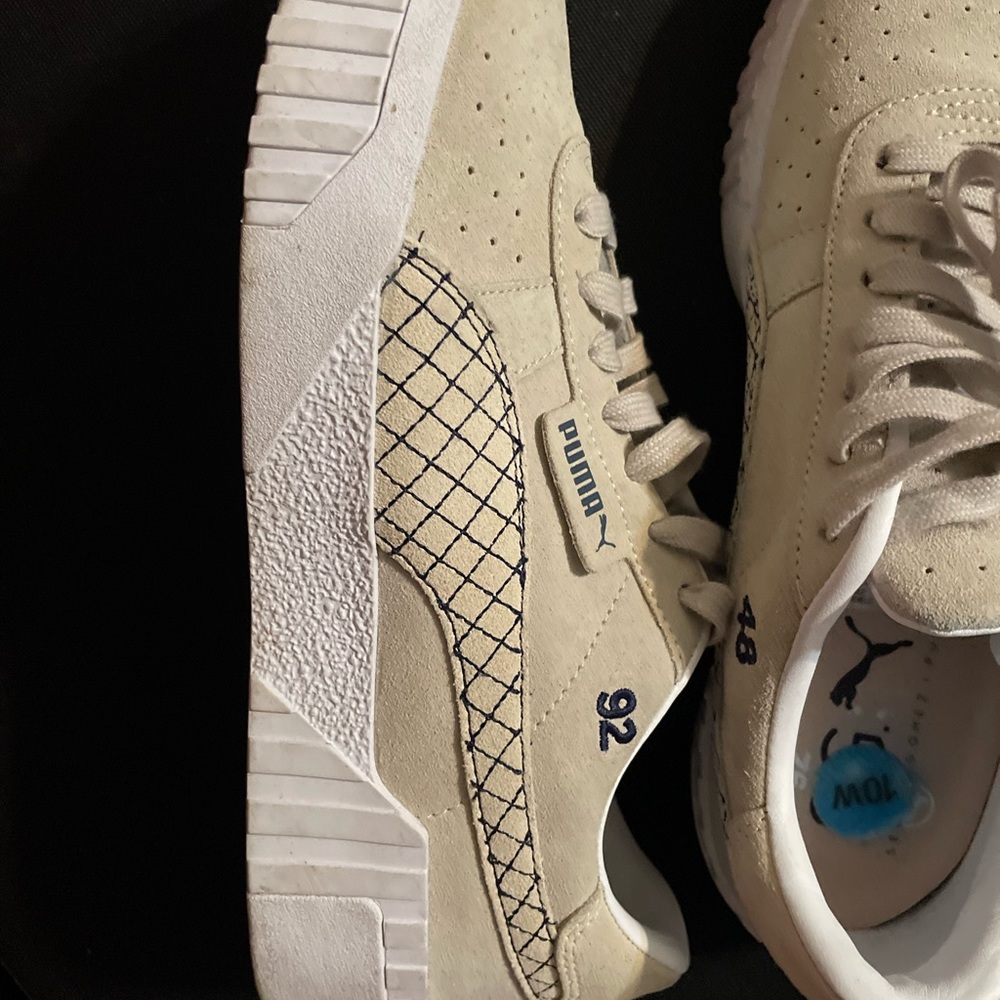 Tan puma sneakers - Picture 3 of 3